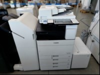 Multifunzione A3 colore Canon iR-ADV C5550i, 4 cassetti, stampa ok, totale lavori: 1.016.121 b/n e 311.385 colore.
Comprensivo di finsher FS281181 e paper deck FS281200. (ID=M04-00)