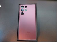 Samsung Galaxy S22 Ultra 5G 256GB Burgundy, privo di cavo.
Condizioni estetiche: BUONE (lieve segno d\'usura su angolo schermo).
SI SEGNALA IMMAGINE IMPRESSA SU SCHERMO. (ID=U01-00)