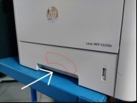 Multifunzione A4 b/n HP Laser MFP 432fdn, stampa ok, totale lavori: 29.884.
Si segnala  vassoio 2 crepato frontalmente. (ID=U01-00)