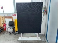 N. 2 totem ledwall con supporto, misure rispettivamente L 190 x H 145 - L 130 x H 160 - funzionanti, presentano alcuni pixel danneggiati. (ID=M05-00)